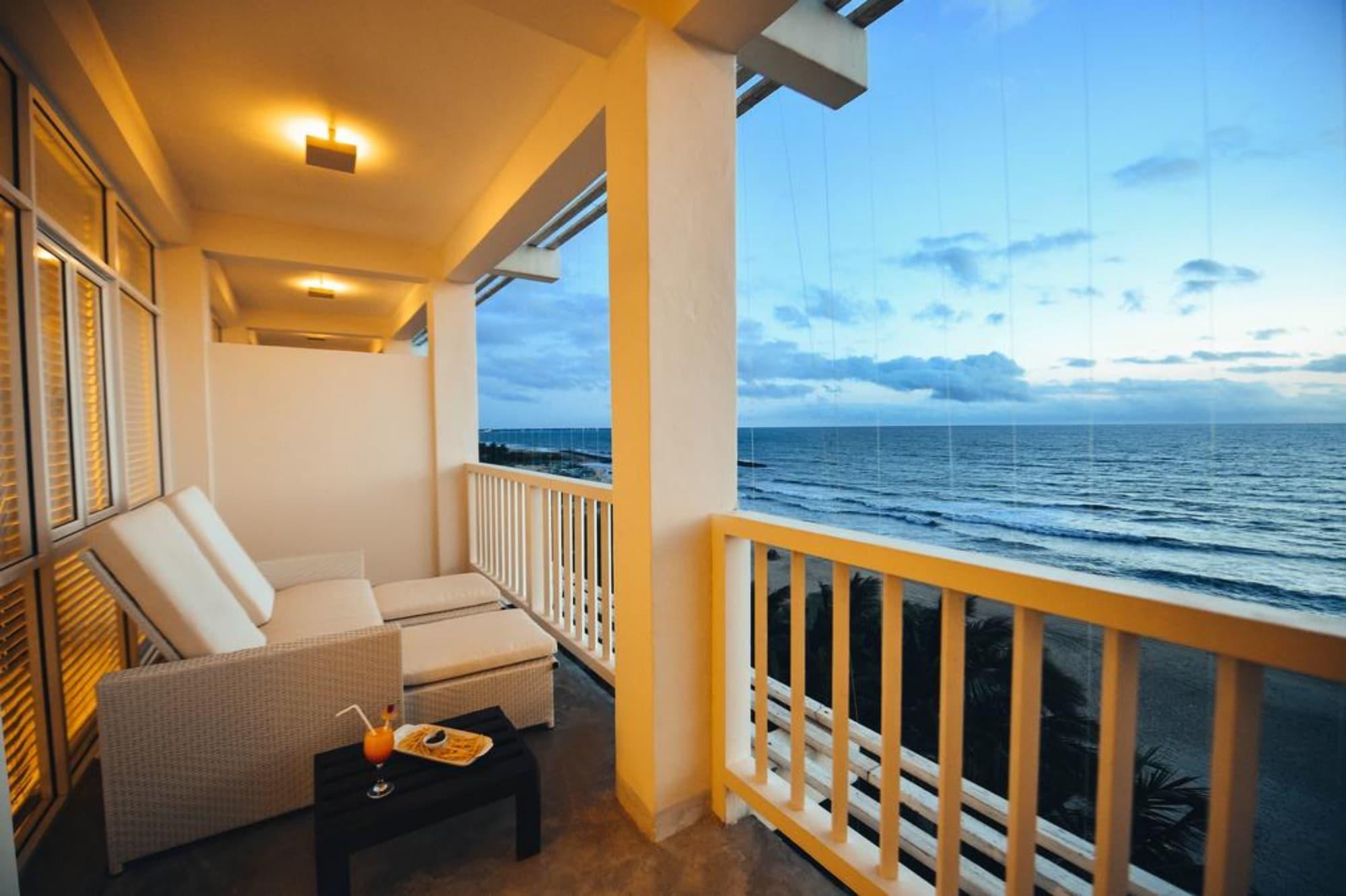Beacon Beach Hotel נגומבו מראה חיצוני תמונה