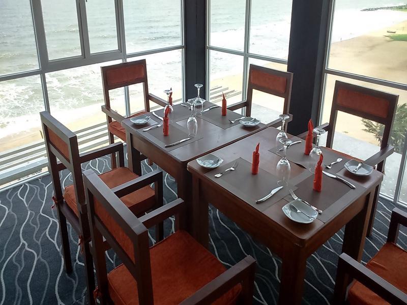 Beacon Beach Hotel נגומבו מראה חיצוני תמונה